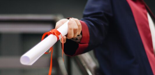 Dyplomy i certyfikaty – gdzie warto je drukować? certyfikat