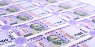 Ile zarabia przeciętny bankier?