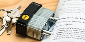 Co powinna zawierać informacja o warunkach zatrudnienia 2023?