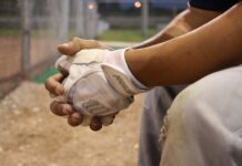 Jak można zastąpić słowo bohater? Jak można zastąpić słowo bohater?