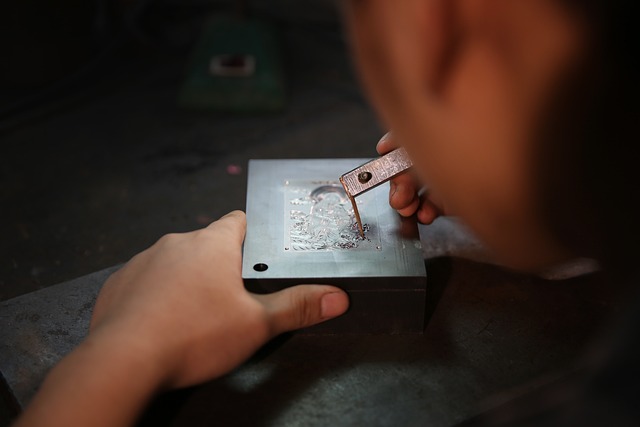 Kto przyznaje i wypłaca świadczenia? Kto przyznaje i wypłaca świadczenia?