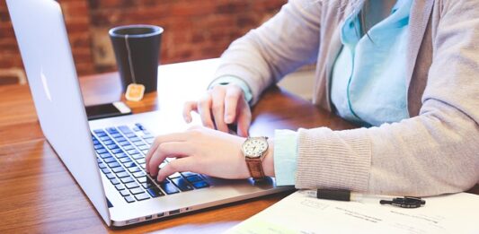 Jak zrobić prezentację swojej osoby na rozmowie kwalifikacyjnej?